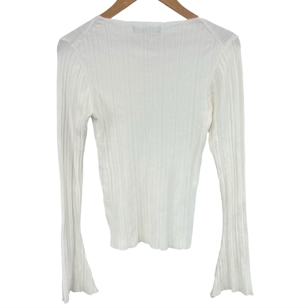 DÈLUC White Ribbed Light Knit Sweater - Picture 3 of 7